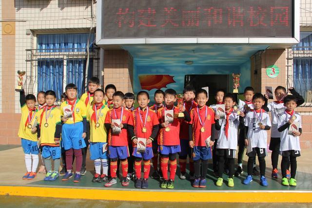 历届NBA大前锋排名：邓肯荣登首位，字母哥位列第五